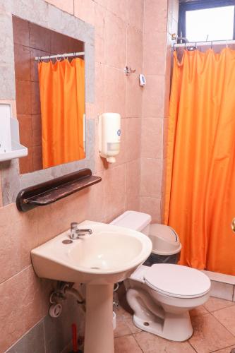 Budget Double Room image 9