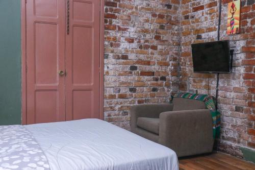 Quadruple Room with Bathroom image 2
