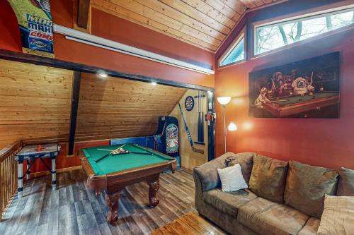 A Rustic Getaway at A Pocono Country Place A Rustic Getaway at A Pocono Country Place