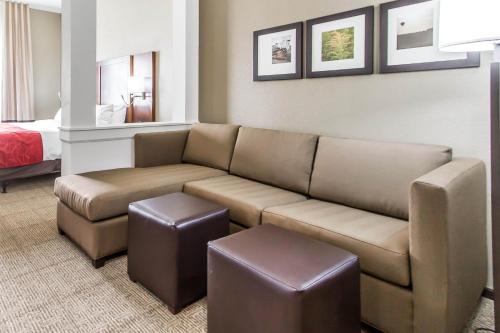 Comfort Suites West Omaha