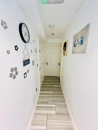 AR7 Sunset Luxurious Apartment in London Zone-1 Including one Family twin Room with its Own Stunning Private Terrace