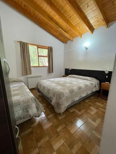 1 double bed, 1 twin bed