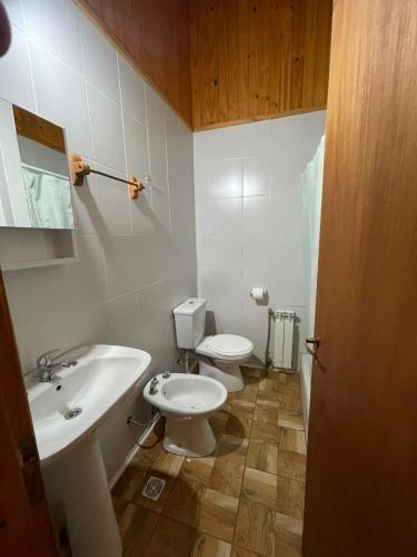1 double bed, 1 twin bed