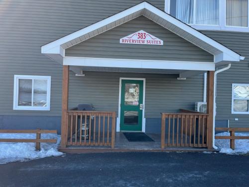 Riverview Suites in คลาแรนวิลล์ (นิวฟาวด์แลนด์)