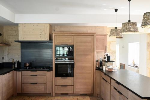 Magnifique maison au coeur du Perche avec piscine chauffée, sauna et hammam (Magnifique maison au coeur du Perche avec piscine chauffee, sauna et hammam) in โนเซ