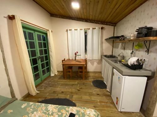 Bangalo Alone in Praia do Puruba