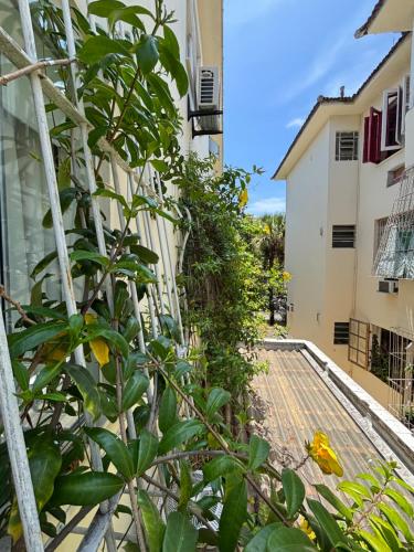 ทางเข้า, Em Solo Gavea near จาร์ดิม โบตานิโค