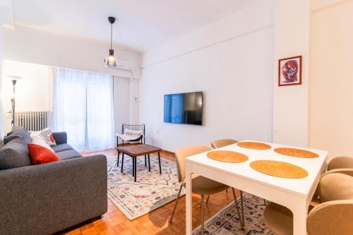 Modern 2-Bedroom Apt in Athens, Афины