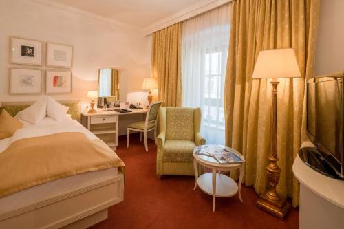 640512456 Hotel Goldener Adler, BW Signature Collection