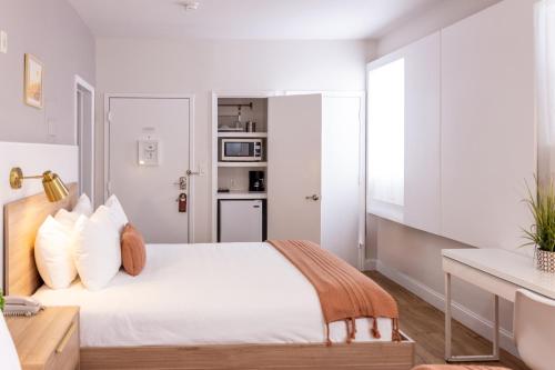 Deluxe Double, Two Queen Beds