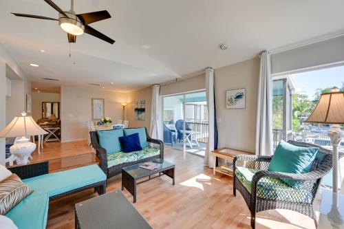 Sunny Marco Island Gem with Shared Pool and Dock! in マルコ島（FL）