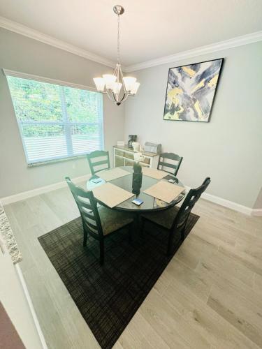 Spectacular NEW Home With Lots of parking Exit 284 Spectacular NEW Home With Lots of parking Exit 284