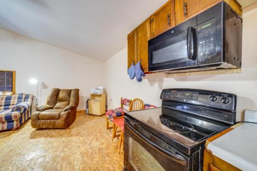 Rustic Apartment with Sunset Views in Elkhart! Rustic Apartment with Sunset Views in Elkhart!