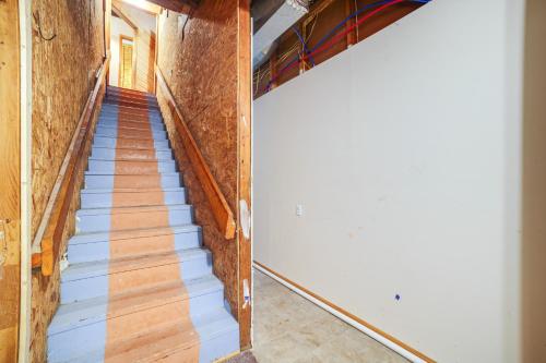 Rustic Apartment with Sunset Views in Elkhart! Rustic Apartment with Sunset Views in Elkhart!