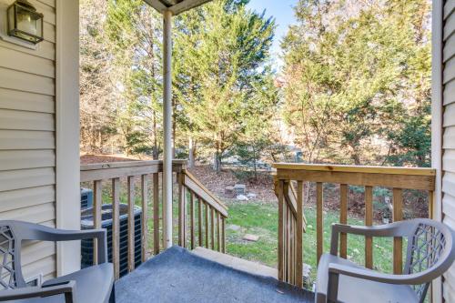 15 Mi to Greensboro Archdale Condo with Fireplace in อาร์คเดล (NC)