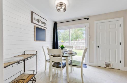 The Ember Classy 2 Bedroom with seasonal pool access The Ember Classy 2 Bedroom with seasonal pool access