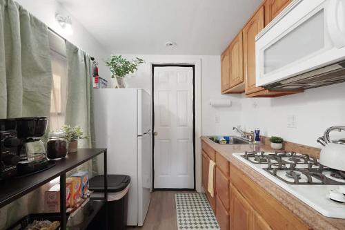 Homey Studio Near Downtown Sac and American River in Mansion Flats
