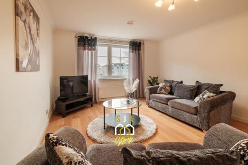 Mackie Residence - SJA Stays - 3 Bed Apartment with parking in Elrick