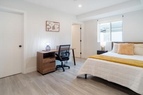 Cozy Urban Retreat near Downtown LA & USC - Private room with shared Living room and kitchen, Los Angeles (photo 6)