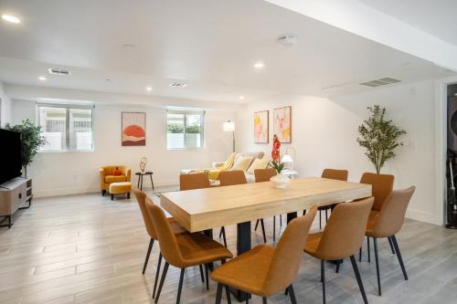 Cozy Urban Retreat near Downtown LA & USC - Private room with shared Living room and kitchen 5