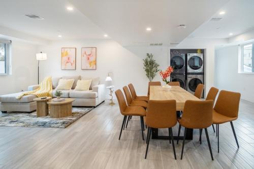Cozy Urban Retreat near Downtown LA & USC - Private room with shared Living room and kitchen 2