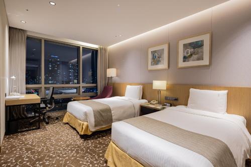 Premium Twin Room - High Floor