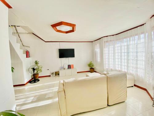 m² 1 magamistuba, 1 privaatset vannituba Maja kohas Tayabas
 (Udes Spacious Home) in Tayabas