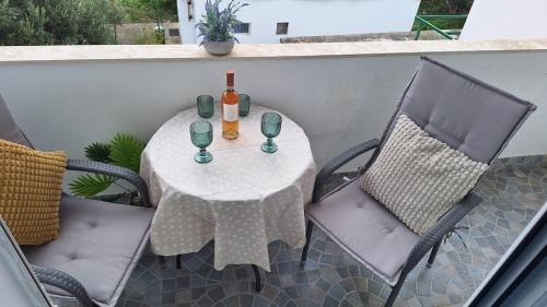 Apartments and rooms with parking space Hvar - 13161 - image 13