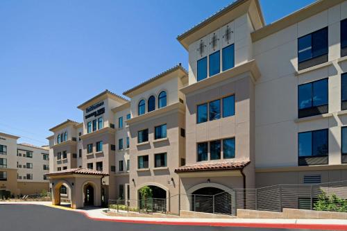 Residence Inn by Marriott Valencia - image 9