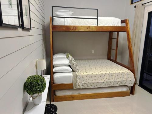 Azulita Oasis, Family-Sized Loft With Pool & Large Outdoor Areas