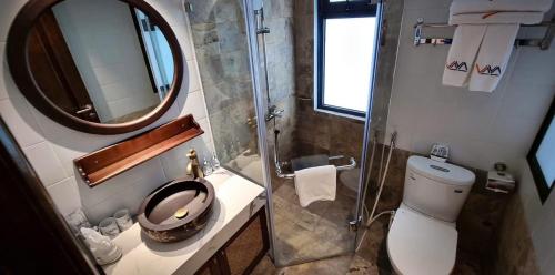 One-Bedroom Apartment image 6