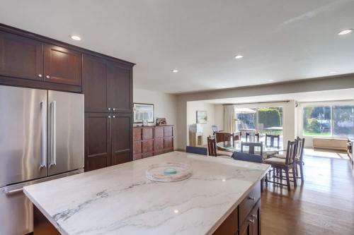 Best Ocean & Bay Views in SD Large Backyard Air Conditioning in Bay Park