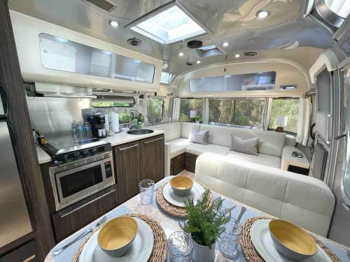 Cozy & Fun Airstream Camper Near Downtown & Beach, Savannah (fotografie 5)
