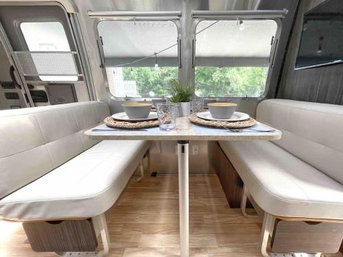 Cozy & Fun Airstream Camper Near Downtown & Beach, Savannah (fotografie 9)