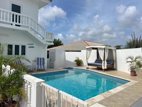 Divine Villa, Willemstad