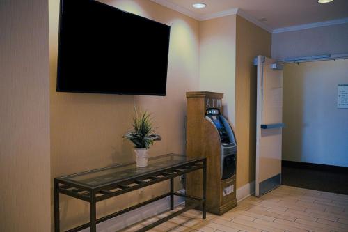 Hilton Garden Inn New Orleans Airport - image 7