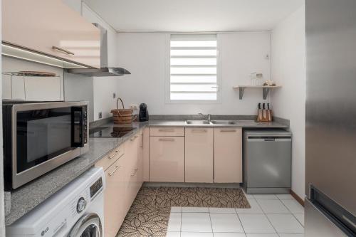 Goldy House, logement vue mer , 10min port et aéroport (Goldy House, logement vue mer , 10min port et aeroport) in Baimbridge