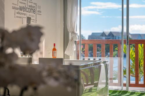 EBT House, appartement, jacuzzi vue mer, 10 min aeroport et port in Baimbridge