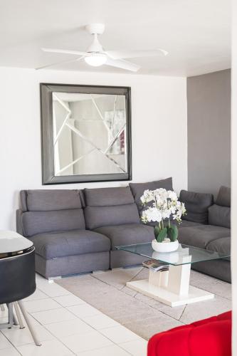 EBT House, appartement, jacuzzi vue mer, 10 min aeroport et port in Baimbridge