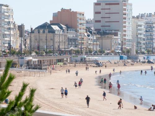 Studio neuf proche plage et commerces balcon vue mer - FR-1-92-945 - image 2