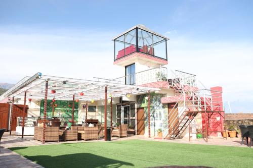 Hotel Ambrosia in Čarikota