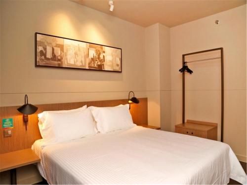 Jinjiang Inn Selected Shenzhen Huanggang Port Huangcheng Plaza - image 4