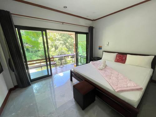 Bansuanrari Kiriwong Resort near Karom Waterfall