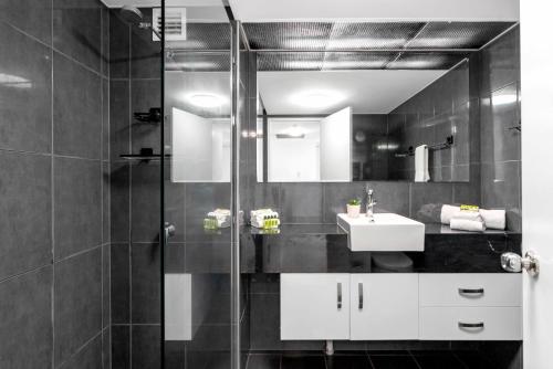 Belle Escapes 73 Rydges Plaza Esplanade with Ocean & City Views