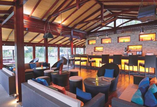 Tropicana Resort & Spa Alibaug, A Club Mahindra Associate - 바/라운지