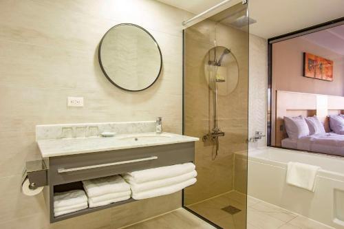 room detail thumbnail 2