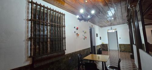 Antique Luna, Santa Ana
