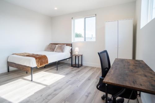 Stylish & Cozy Retreat Near USC & Downtown LA 3