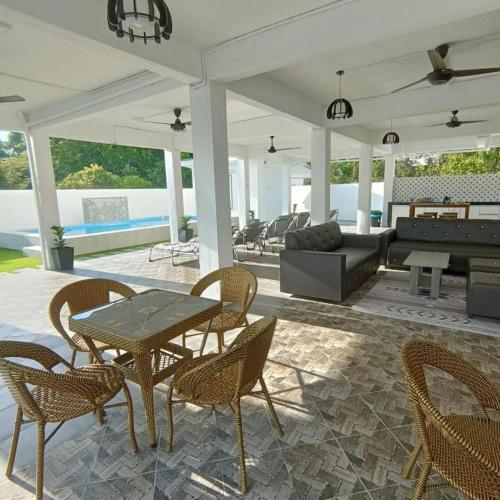 Canal River Riverfront Homestay Kota Bharu in Pengkalan Chepa