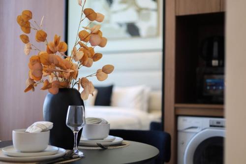 60 m² Talo alueella Jumeirah Lakes Towers, 1 makuuhuone(tta), 1 yksityistä kylpyhuone(tta) (Silkhaus Classic 1BDR Apartment | Binghatti House) in Jumeirah Village Circle